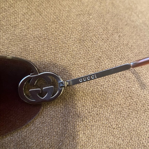 Preowned authentic Gucci sunglasses - Picture 2 of 5